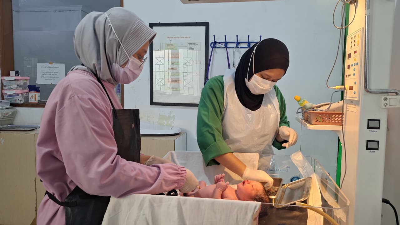 Penanganan pertama bayi baru lahir