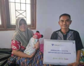 Ibu hamil dhuafa yang mendapatkan bantuan persalinan Paragon